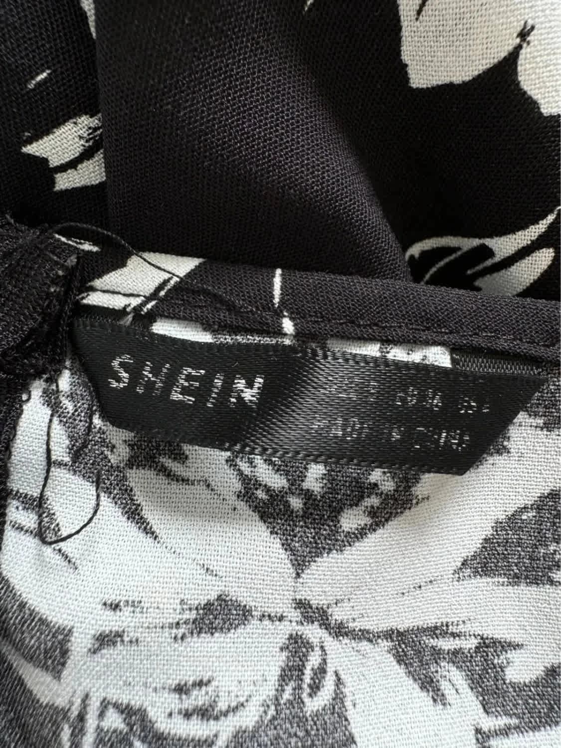 Robe longue noire et blanche fleurie Shein taille S - Photo 7/7