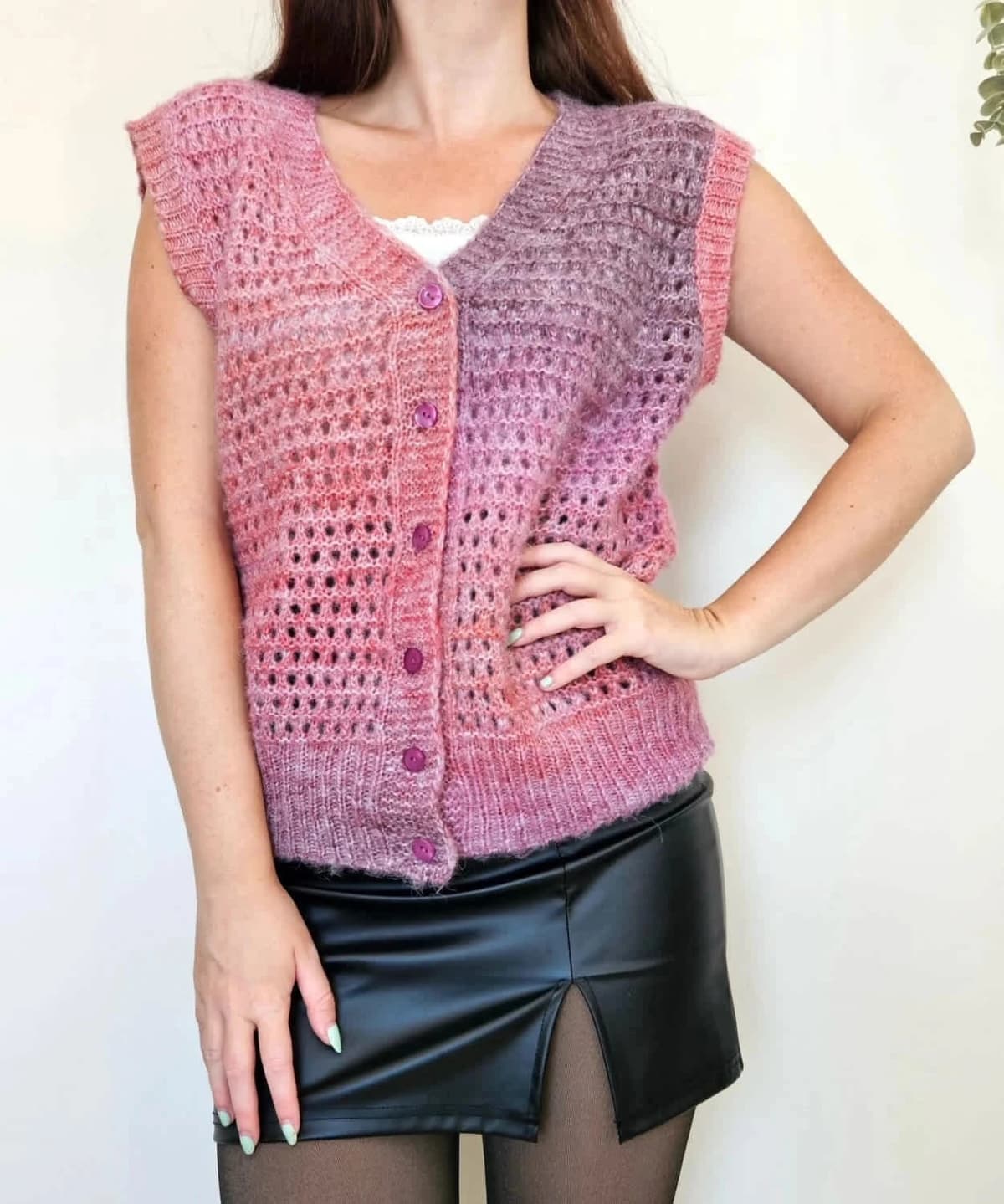 Gilet sans manches dégradé rose en maille ajourée Molly Bracken taille M - Photo 1/5