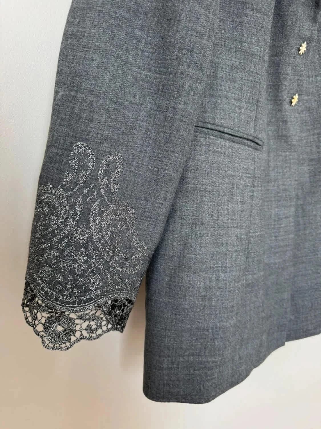 Blazer gris Batiste Paris - Boutons fleurs dorées & dentelle taille 38 - Photo 4/10
