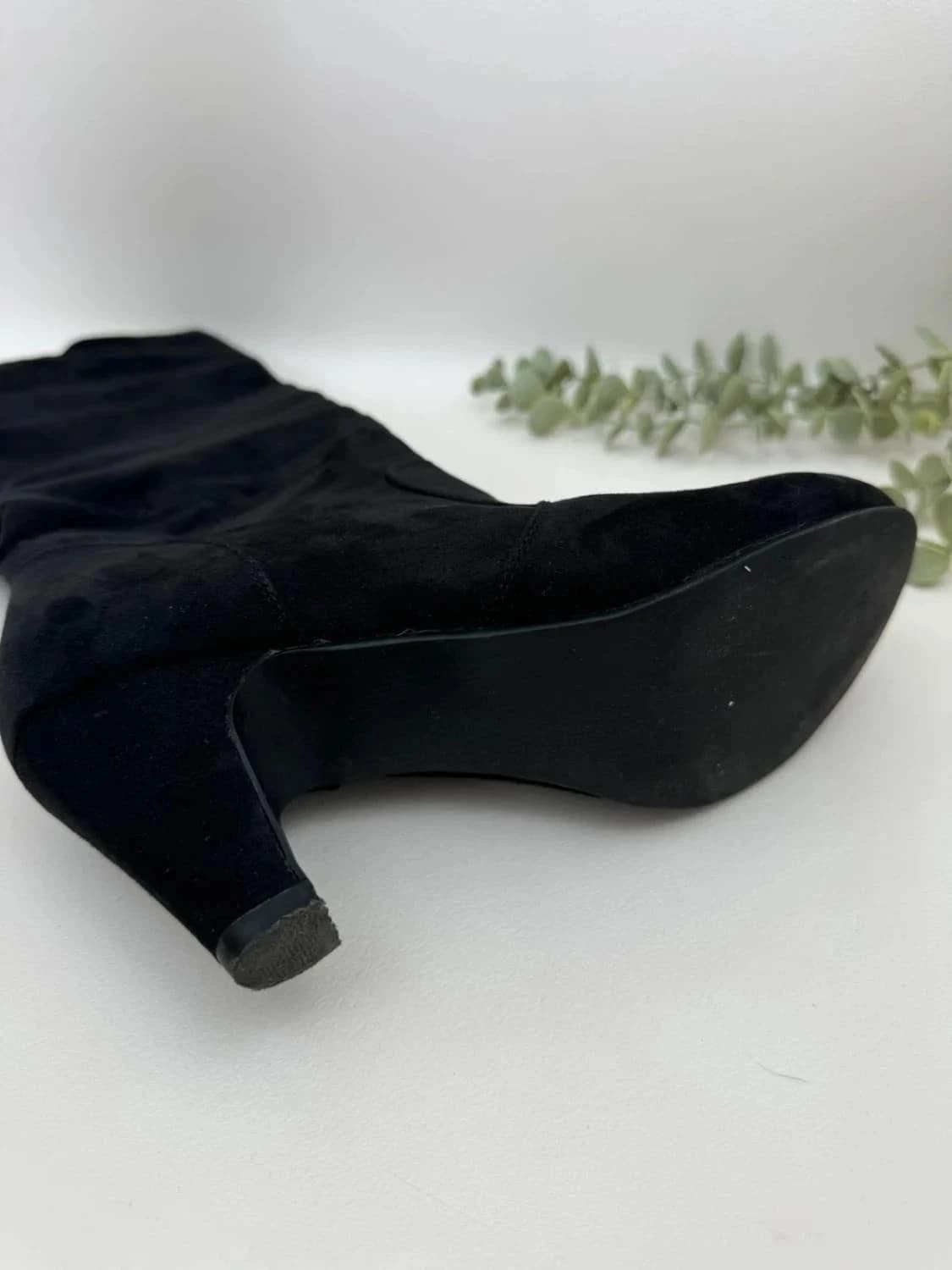 Bottes noires à talons taille 38 - Photo 6/8