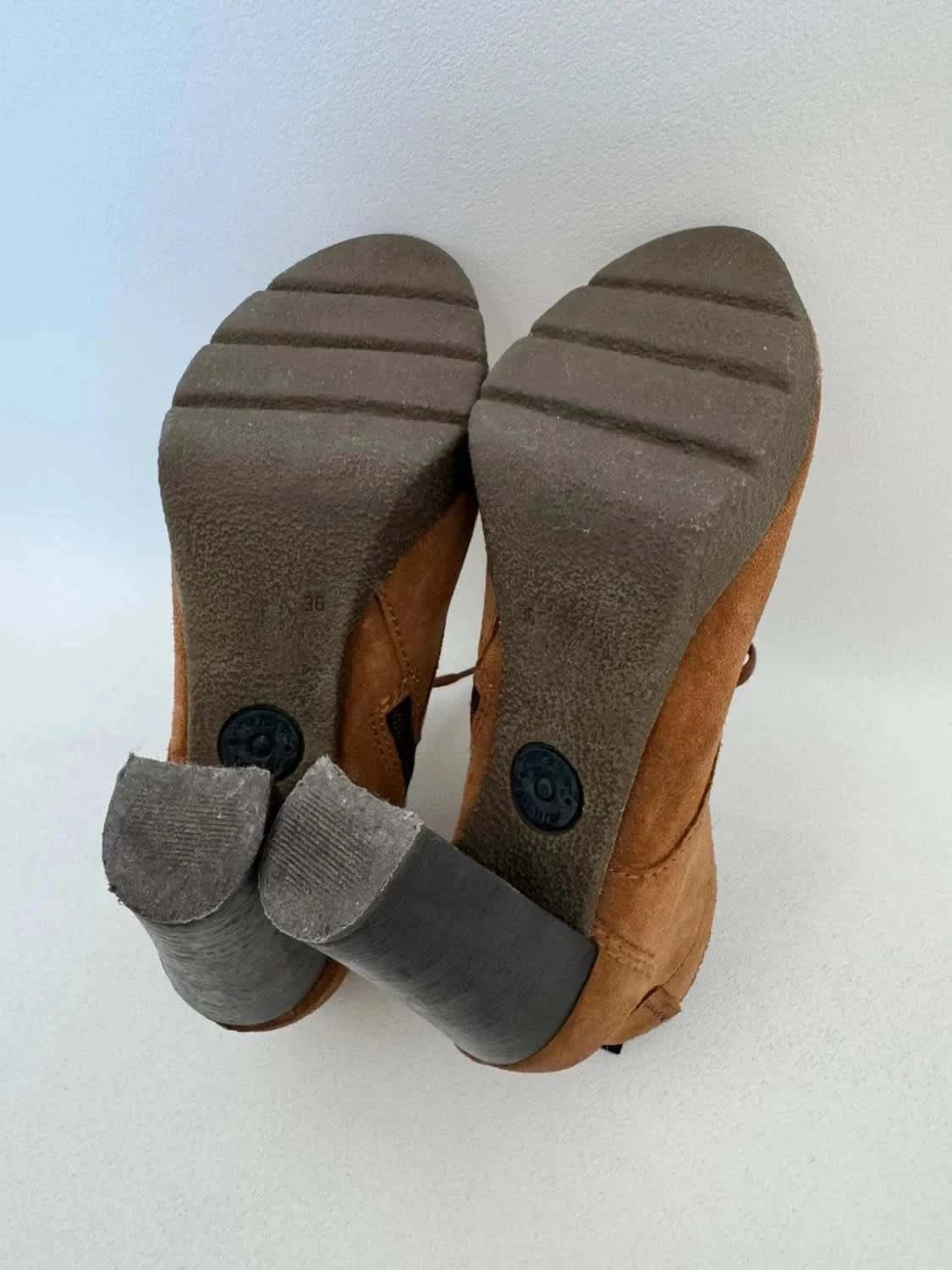 Bottines talon cuir suédé Tommy Hilfiger camel taille 36 - Photo 14/15