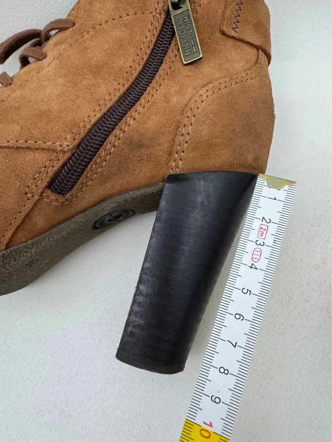 Bottines talon cuir suédé Tommy Hilfiger camel taille 36 - Photo 15/15