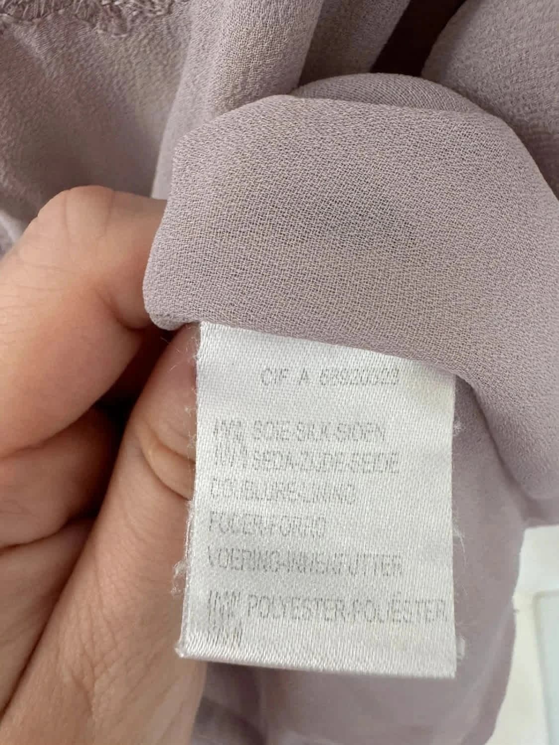 Robe dentelle à fines bretelles 100% soie lavande La Redoute taille 36 - Photo 7/7