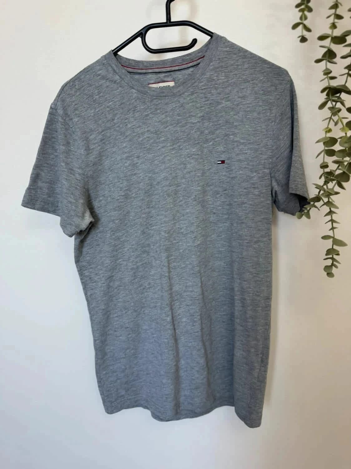 T-shirt gris logo brodé Tommy Hilfiger taille S - Photo 2/7