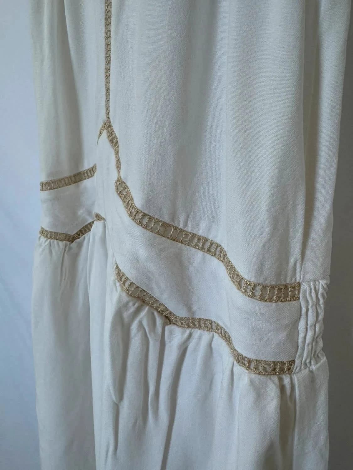 Robe blanche à bretelles dorées Moëwy taille S - Photo 4/7