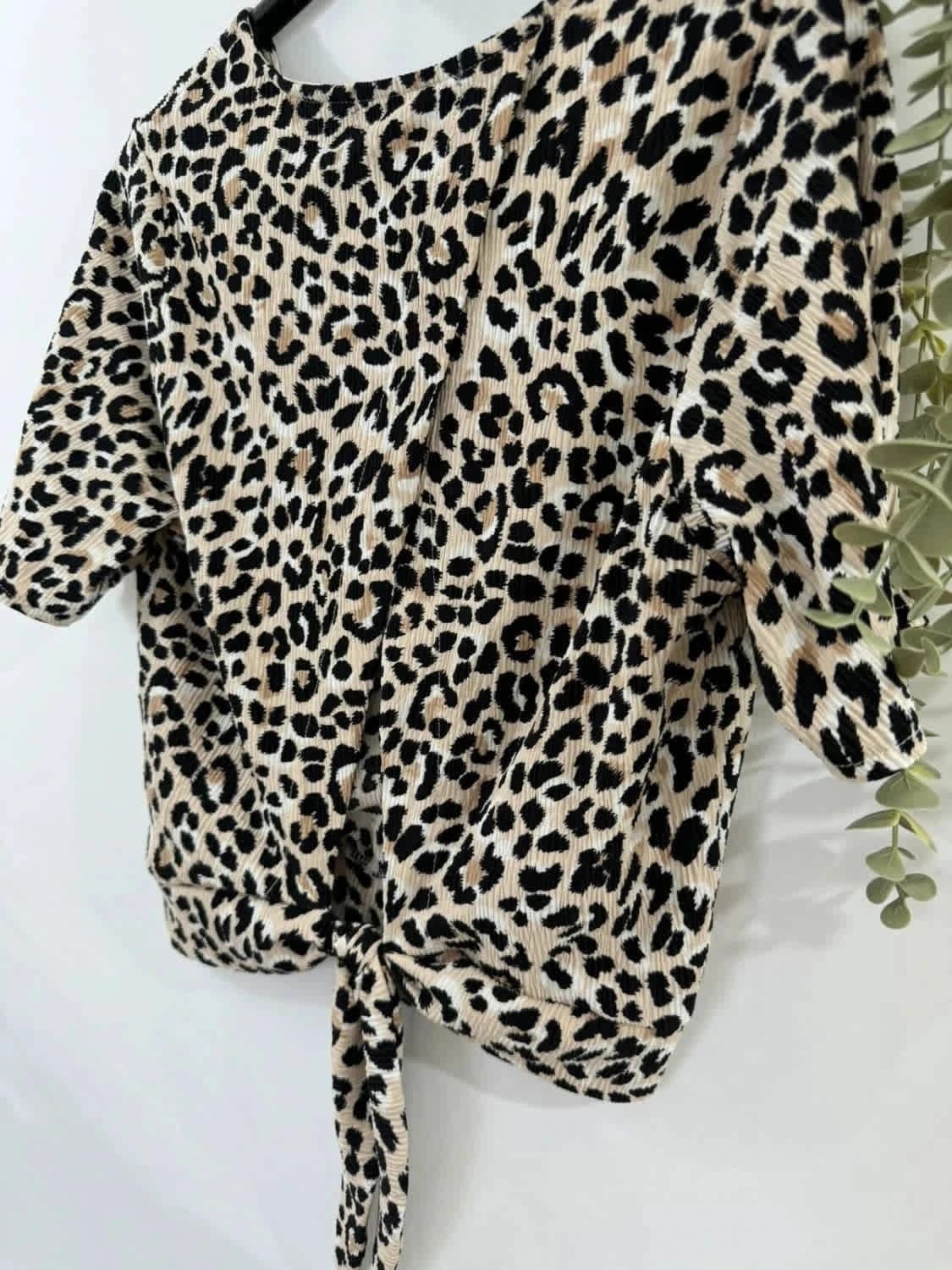 Tee-shirt crop motif léopard Bershka cache-coeur taille S - Photo 4/5