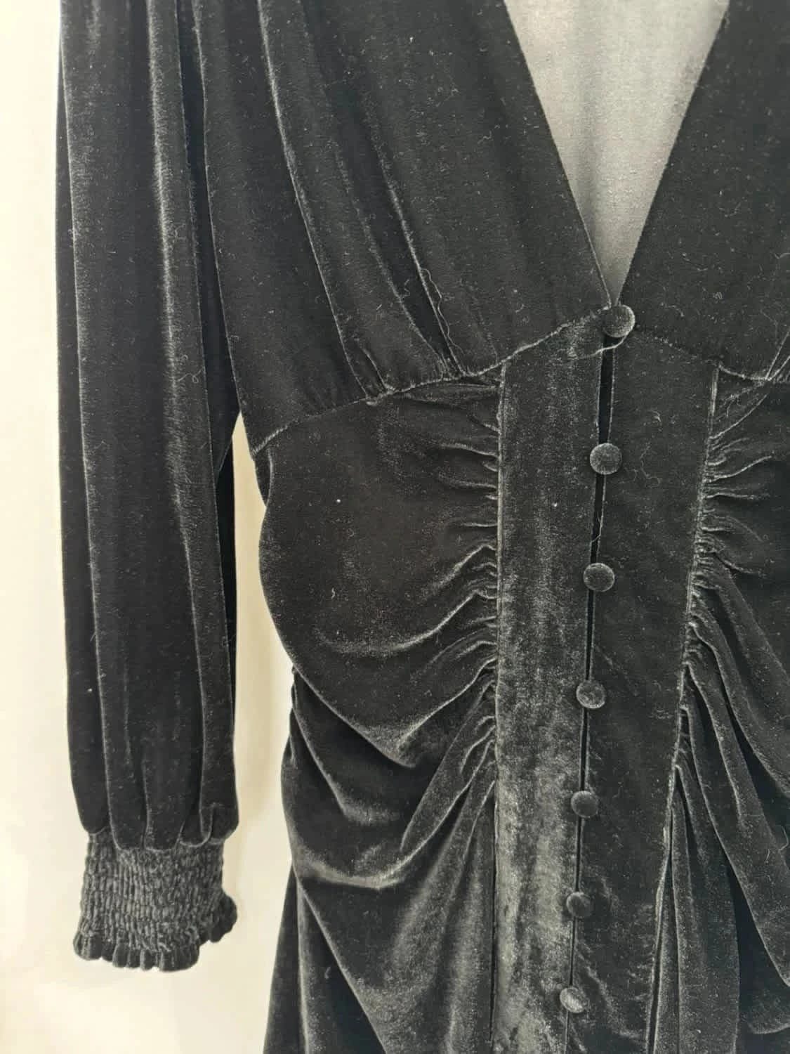 Robe chemise noire en velours à détails froncés Zara taille S - Photo 3/4