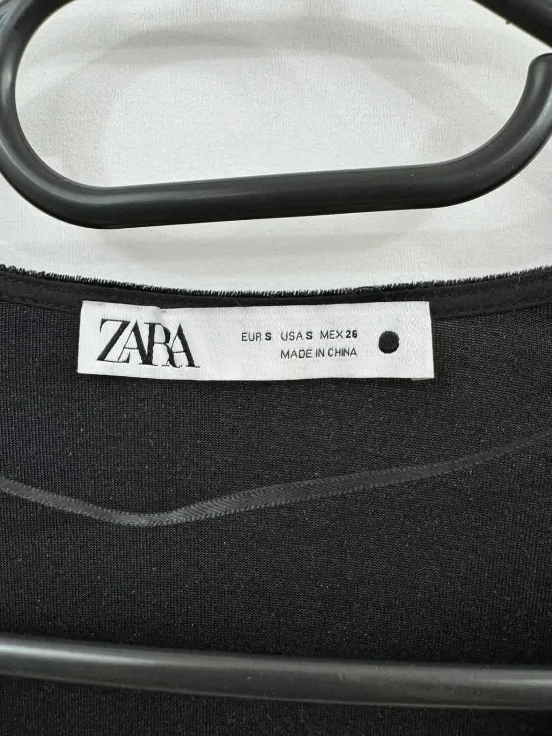Robe chemise noire en velours à détails froncés Zara taille S - Photo 4/4