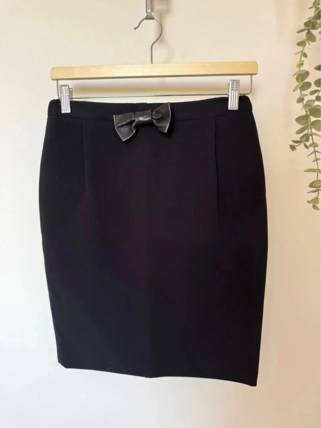 Jupe crayon noire Sandro avec noeud cuir taille 1 - Photo 2/7