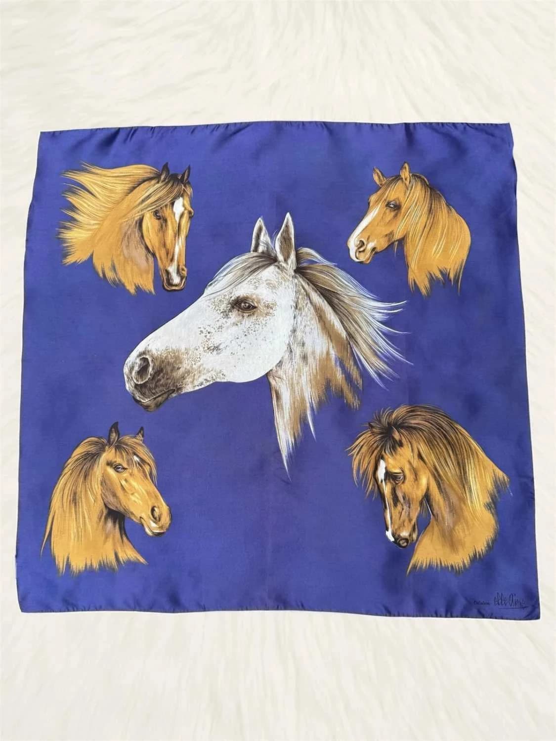Foulard satin Création elle aime imprimé chevaux bleu taille unique - Photo 1/6