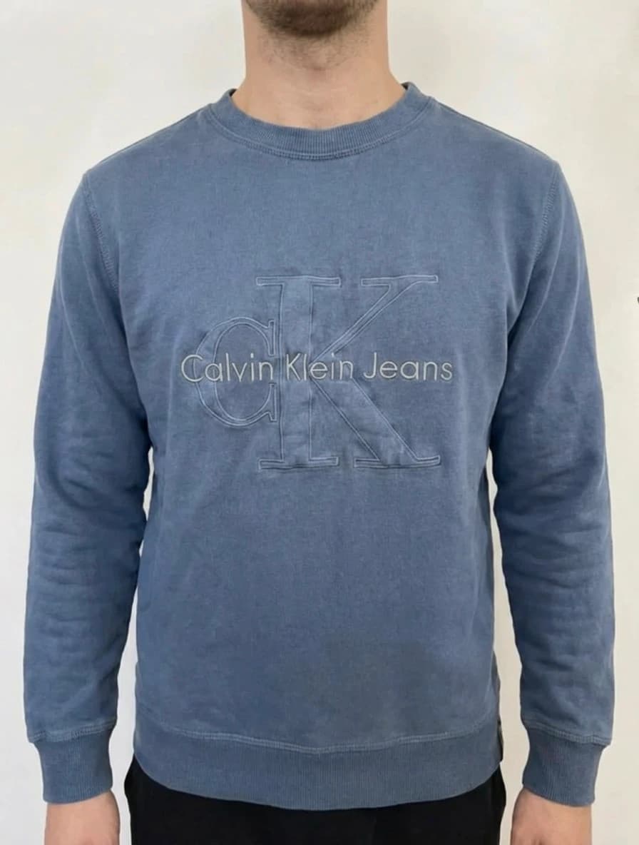 Sweat bleu Calvin Klein taille S - Photo 1/10