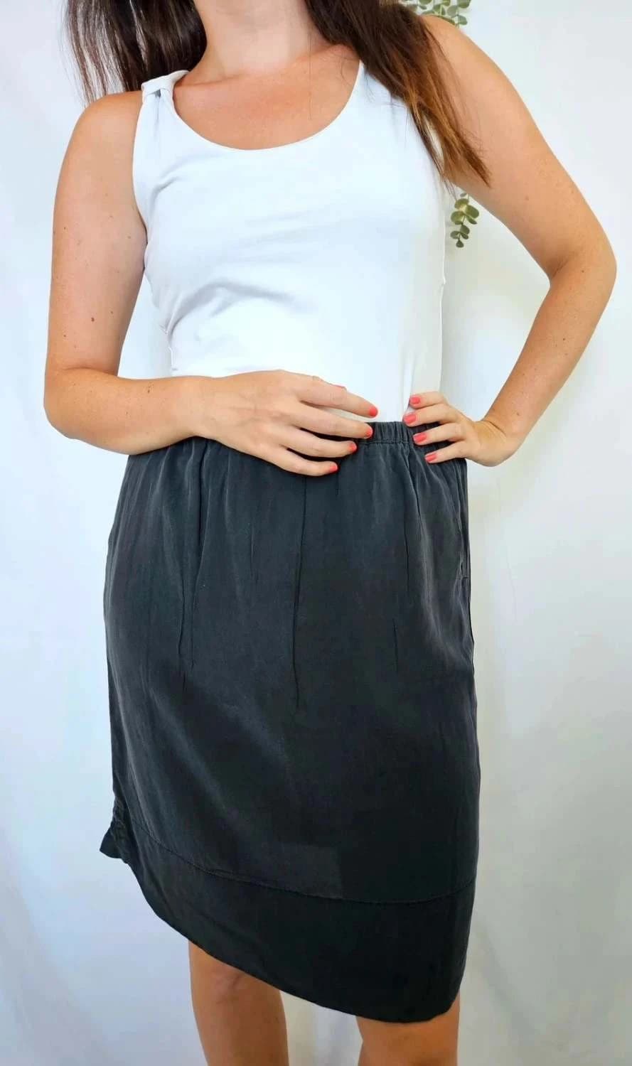 Jupe légère grise Gerard Darel 100% soie taille 40 - Photo 1/8