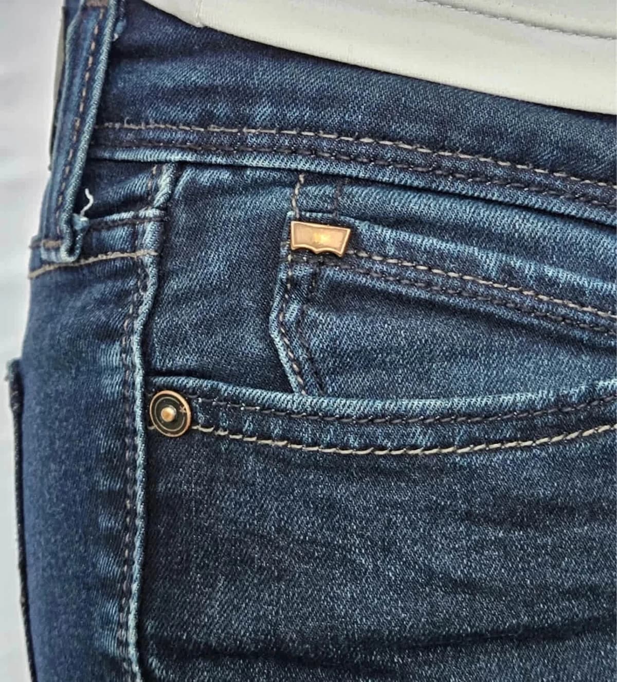 Levi’s jean beu demi curve taille 36 - Photo 2/8