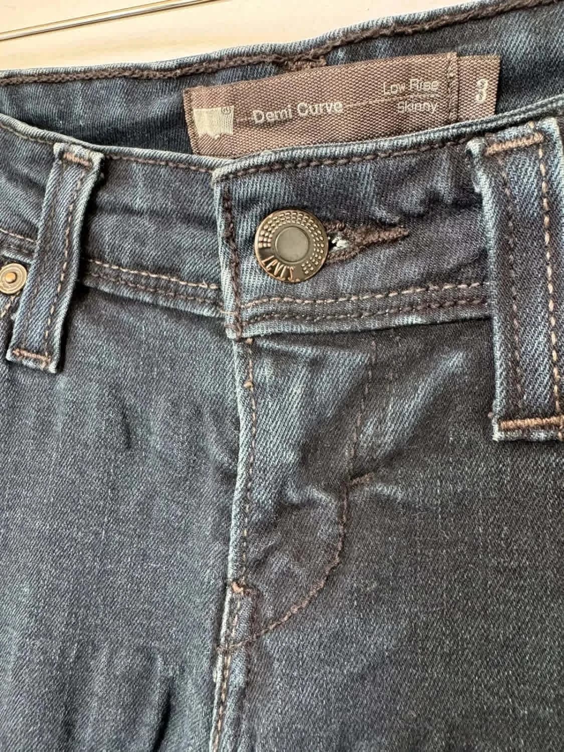 Levi’s jean beu demi curve taille 36 - Photo 4/8