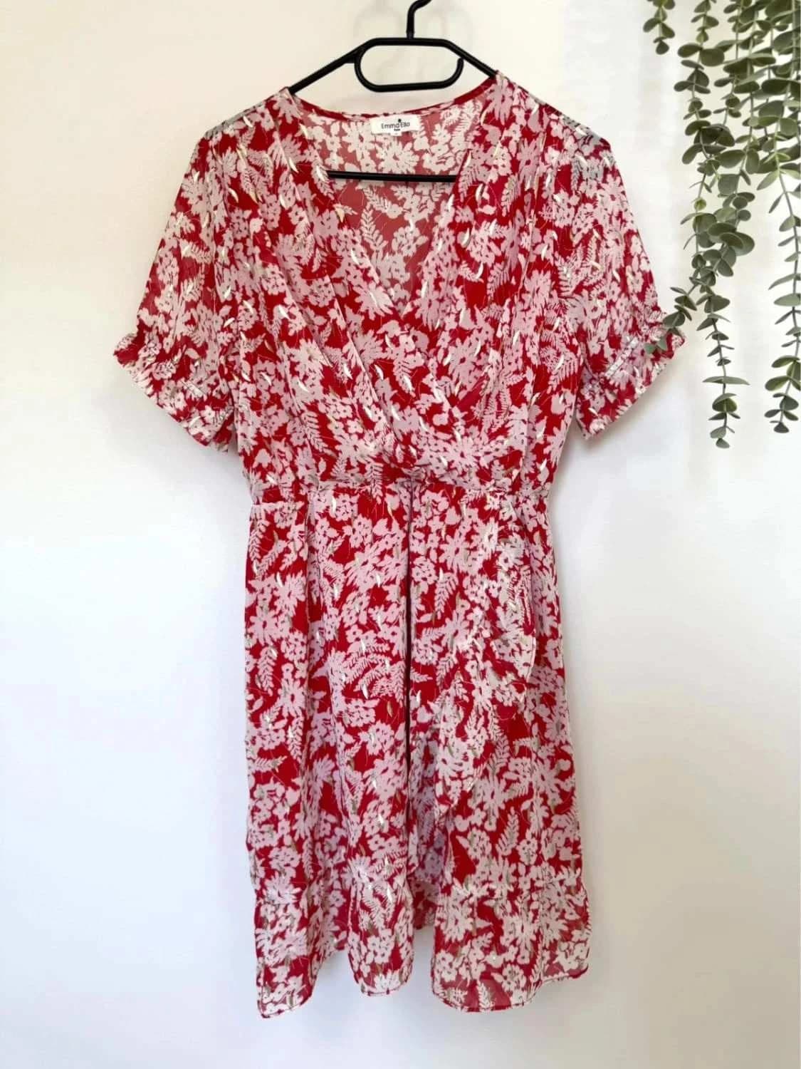 Robe portefeuille fluide rouge à fleurs dorées cache-coeur Emma Ella Paris taille S - Photo 2/6
