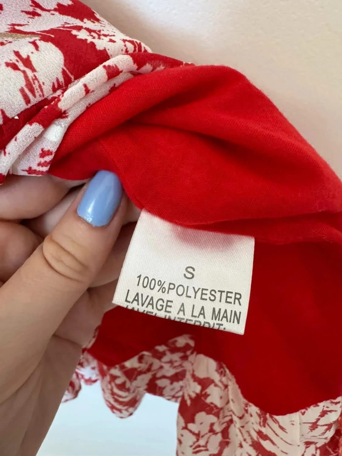 Robe portefeuille fluide rouge à fleurs dorées cache-coeur Emma Ella Paris taille S - Photo 6/6