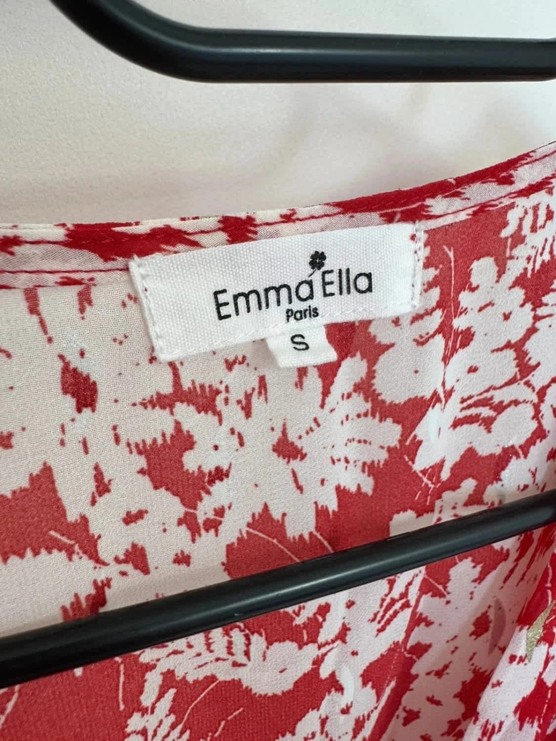 Robe portefeuille fluide rouge à fleurs dorées cache-coeur Emma Ella Paris taille S - Photo 3/6