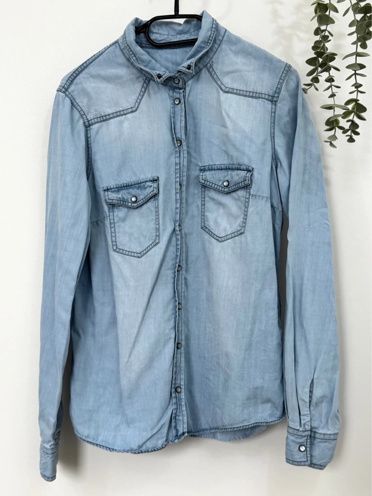 Chemise denim IKKS bleu clair taille 38 - Photo 2/9