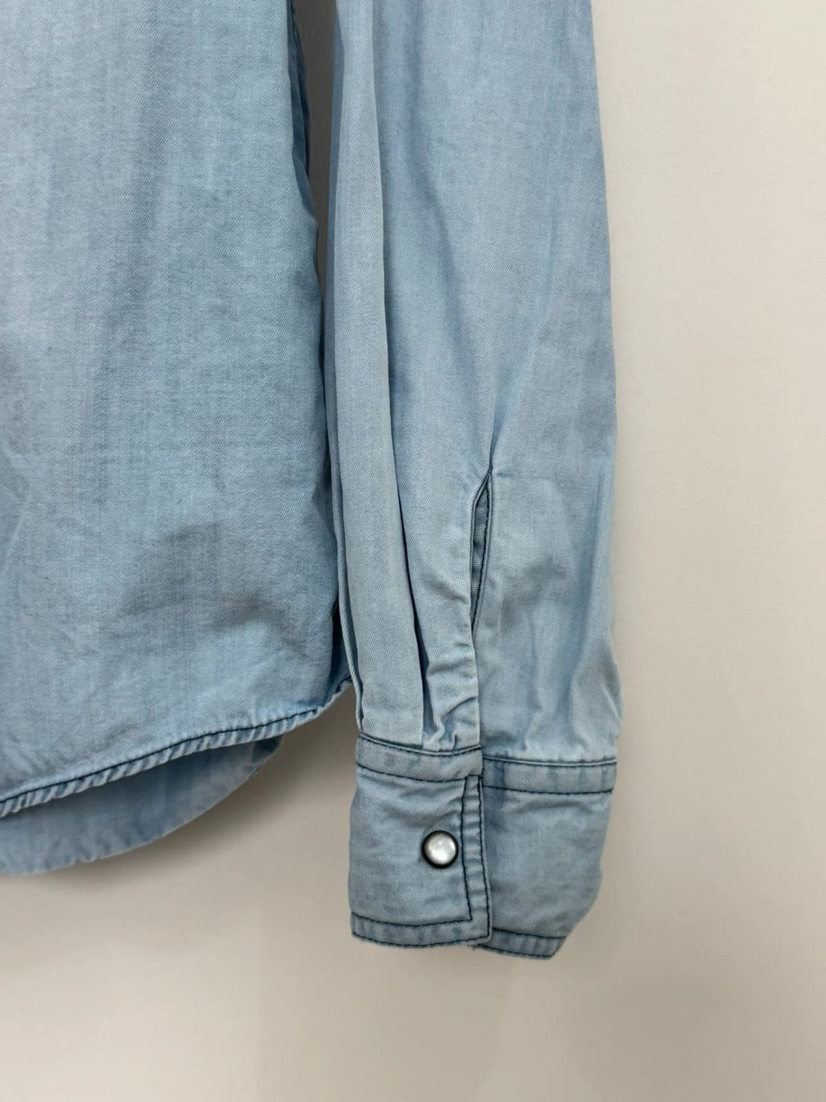 Chemise denim IKKS bleu clair taille 38 - Photo 4/9