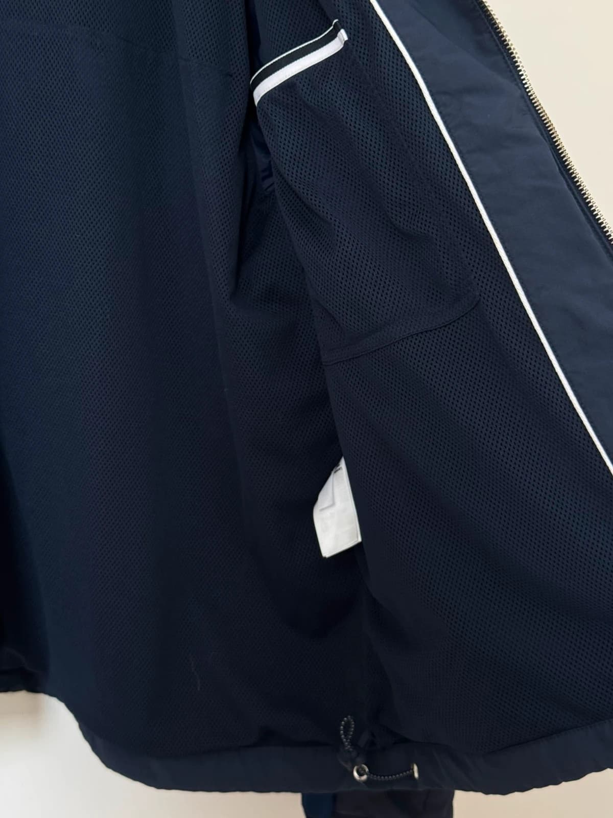 Veste légère déperlante Lacoste capuche bleu marine taille 54/XL - Photo 7/13