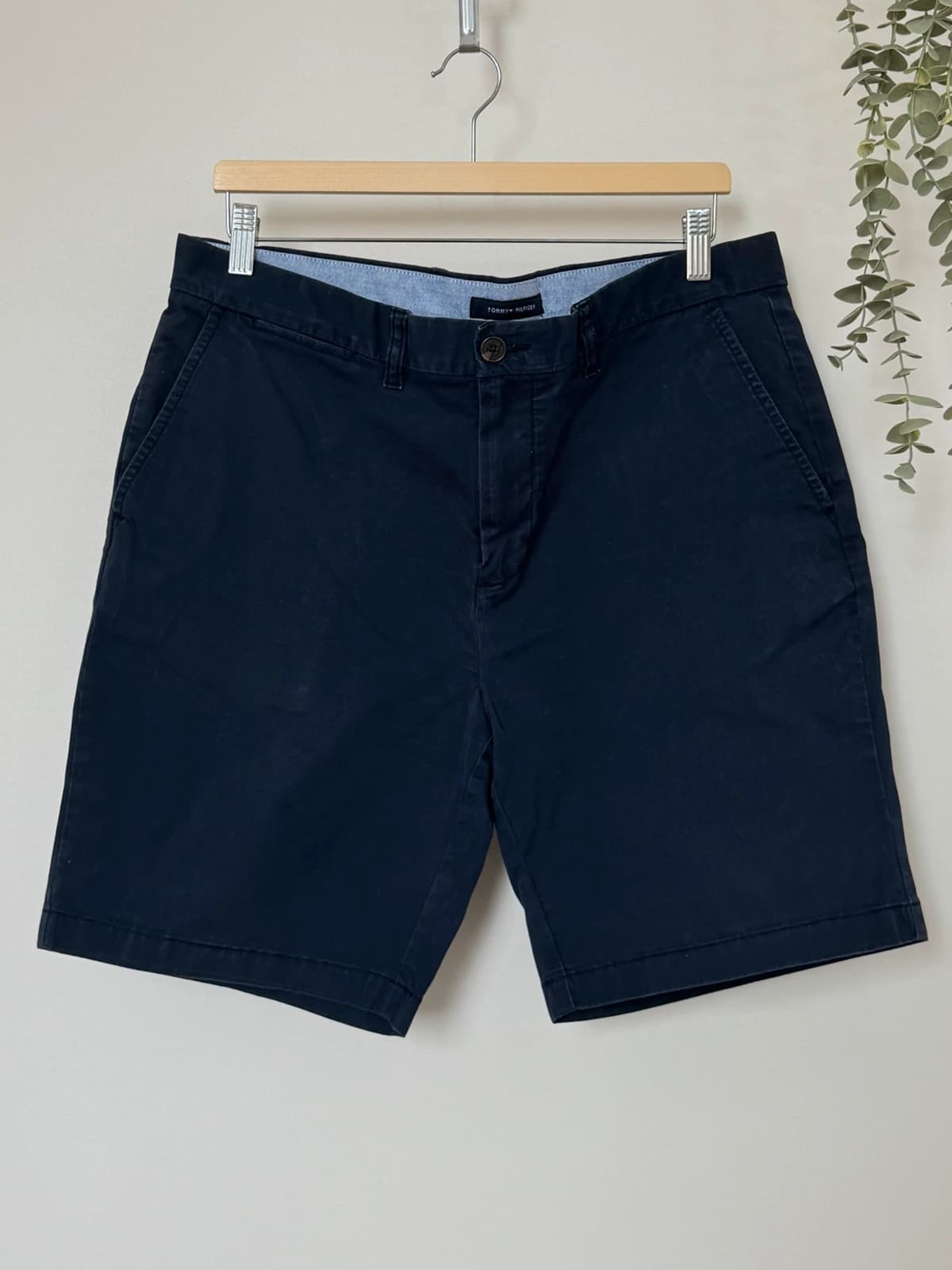 Short chino Tommy Hilfiger bleu marine taille W36/XL - PP2603119 - Photo 2/9