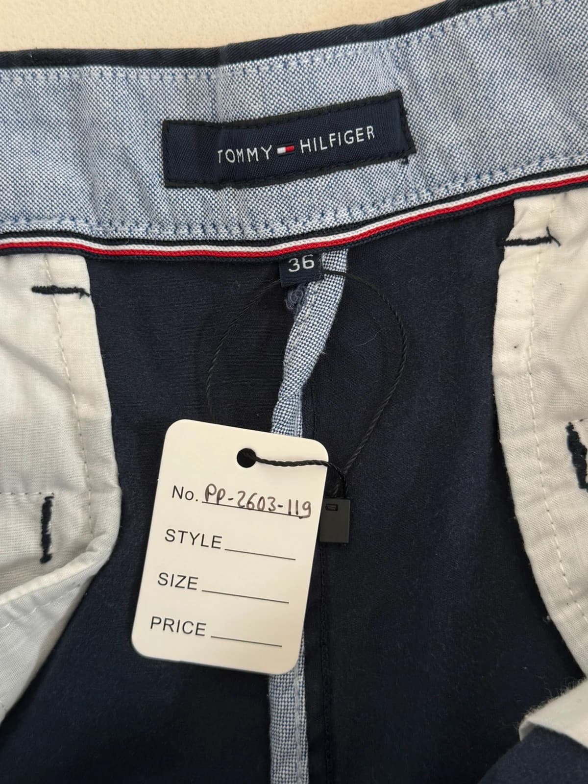 Short chino Tommy Hilfiger bleu marine taille W36/XL - PP2603119 - Photo 6/9