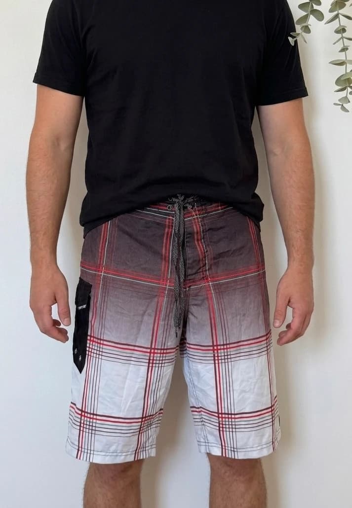 Short de bain boardshort Ocean Current à carreaux noir rouge taille XL/W36 - PP2603189 - Photo 1/8