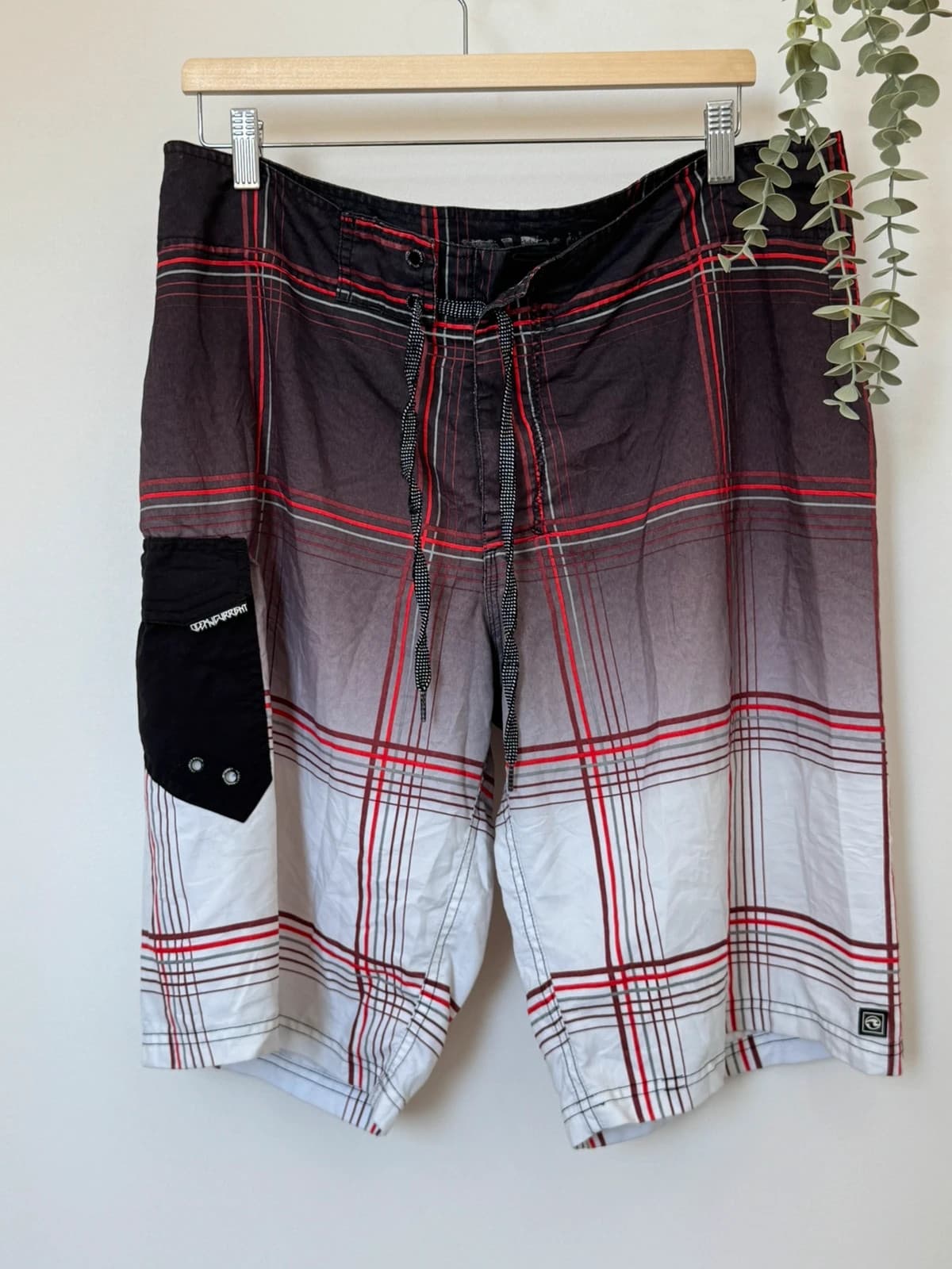Short de bain boardshort Ocean Current à carreaux noir rouge taille XL/W36 - PP2603189 - Photo 2/8