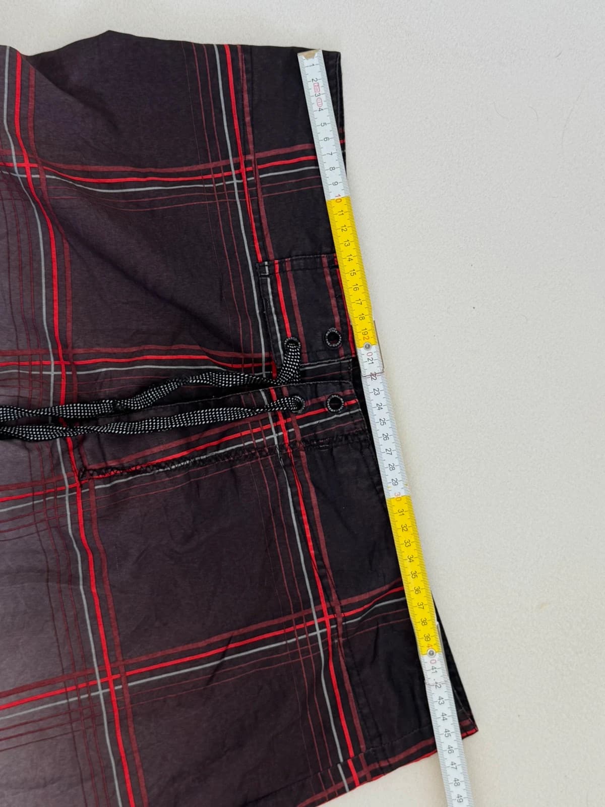 Short de bain boardshort Ocean Current à carreaux noir rouge taille XL/W36 - PP2603189 - Photo 7/8
