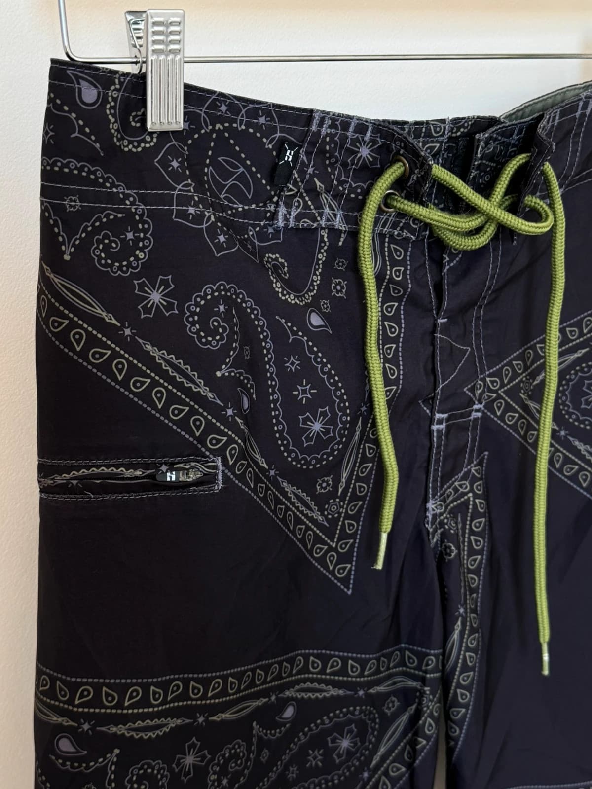 Short de bain boardshort Split Co noir motif bandana taille 30/M - PP2603192 - Photo 3/8