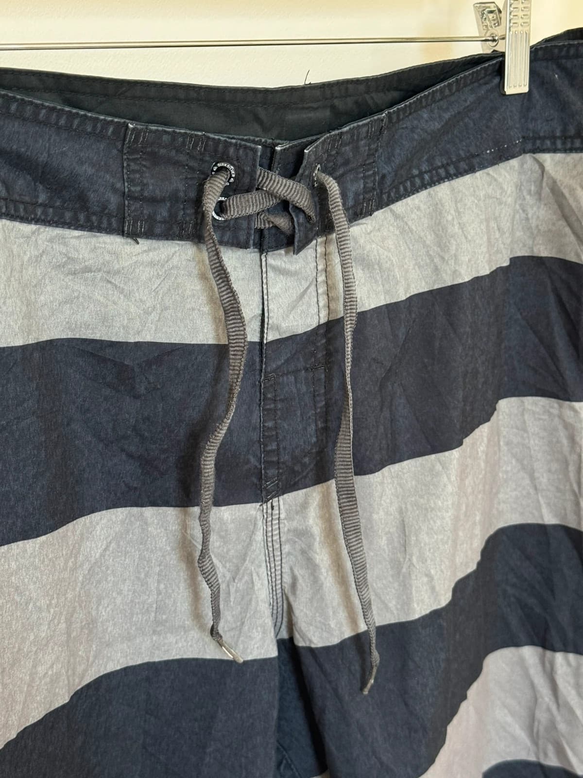 Short de bain Quiksilver rayé noir gris taille L/W34 - PP2603222 - Photo 4/9