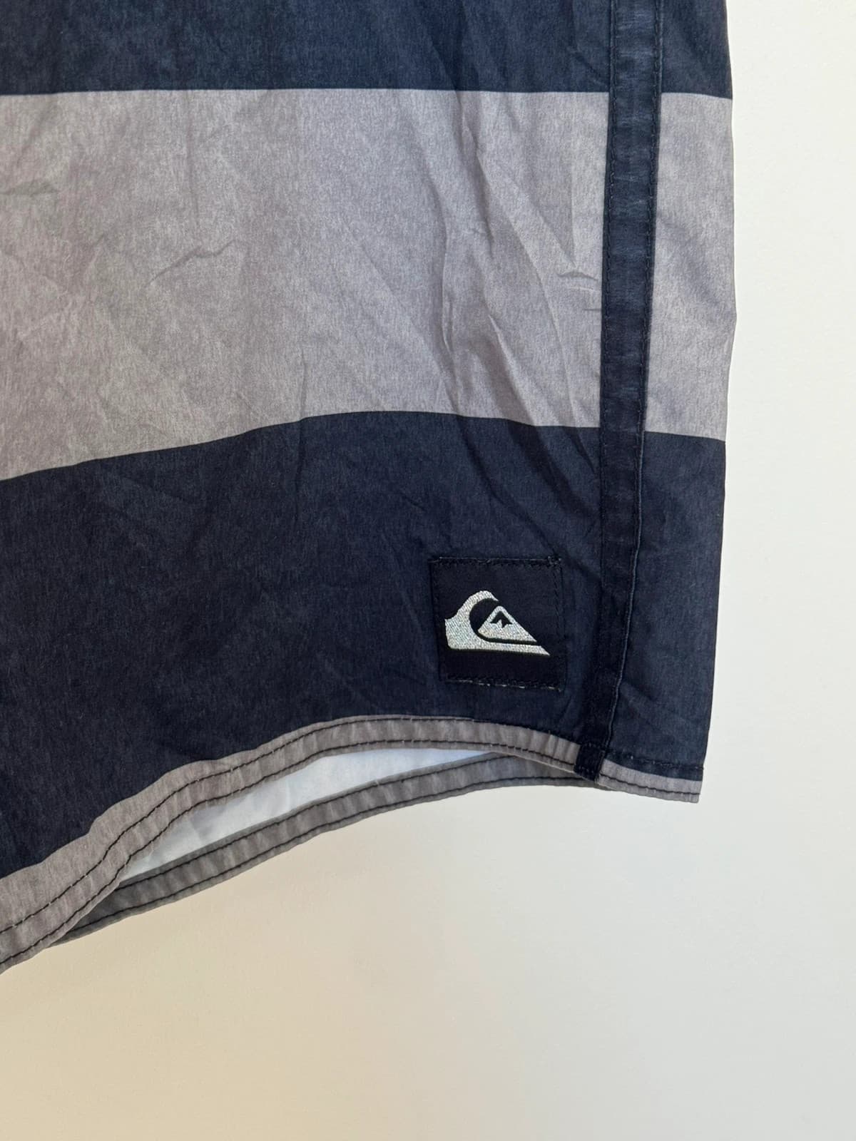 Short de bain Quiksilver rayé noir gris taille L/W34 - PP2603222 - Photo 3/9
