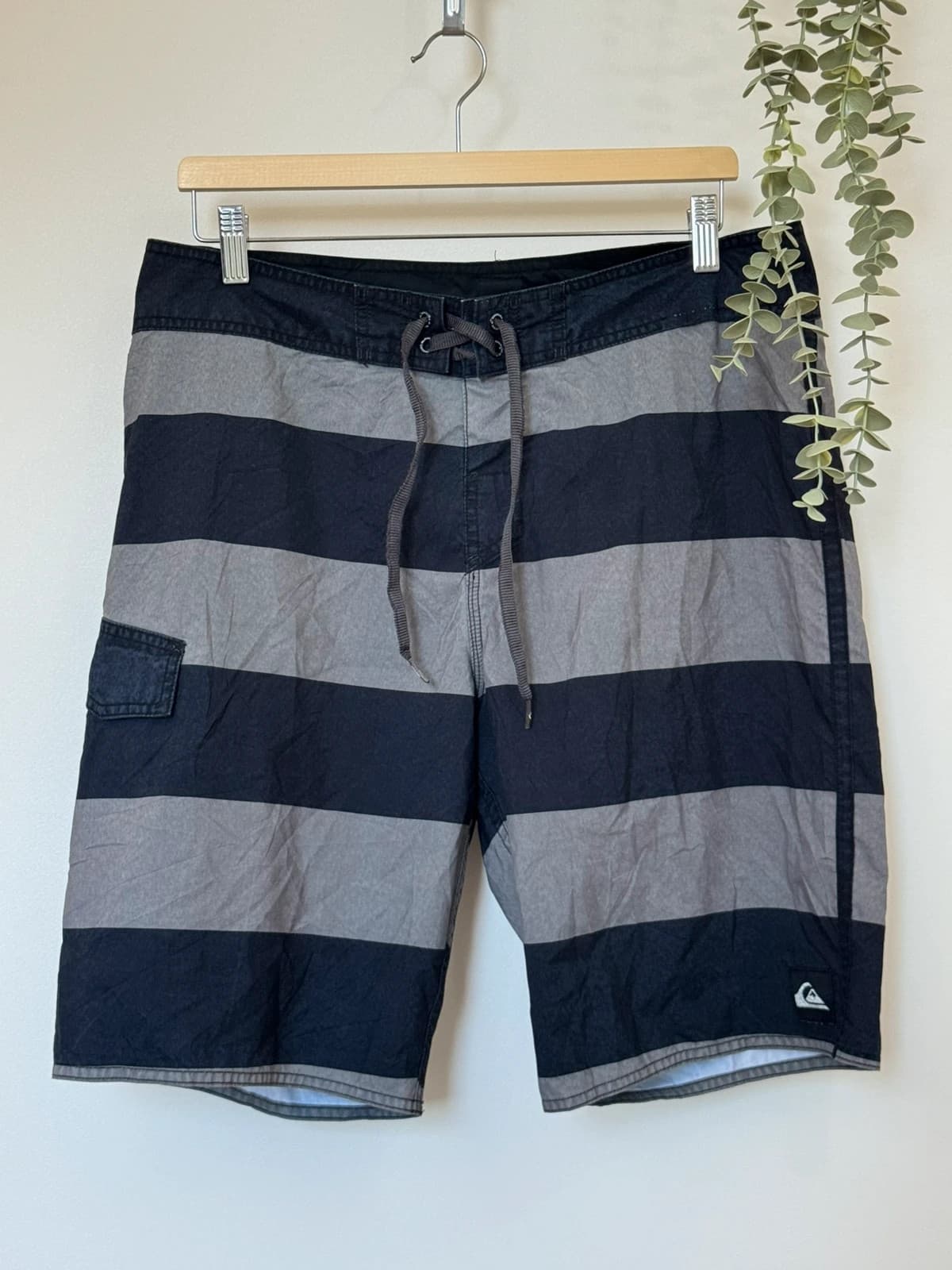 Short de bain Quiksilver rayé noir gris taille L/W34 - PP2603222 - Photo 2/9