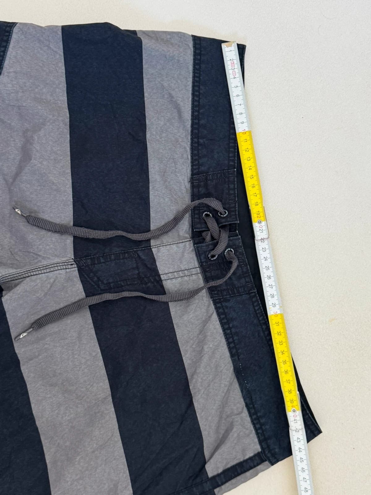 Short de bain Quiksilver rayé noir gris taille L/W34 - PP2603222 - Photo 8/9