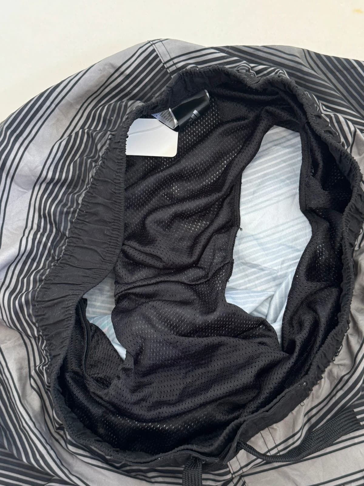 Short de bain Adidas gris noir rayé taille L - PP2603216 - Photo 8/10