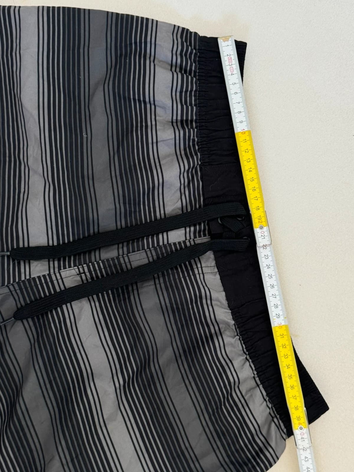 Short de bain Adidas gris noir rayé taille L - PP2603216 - Photo 9/10