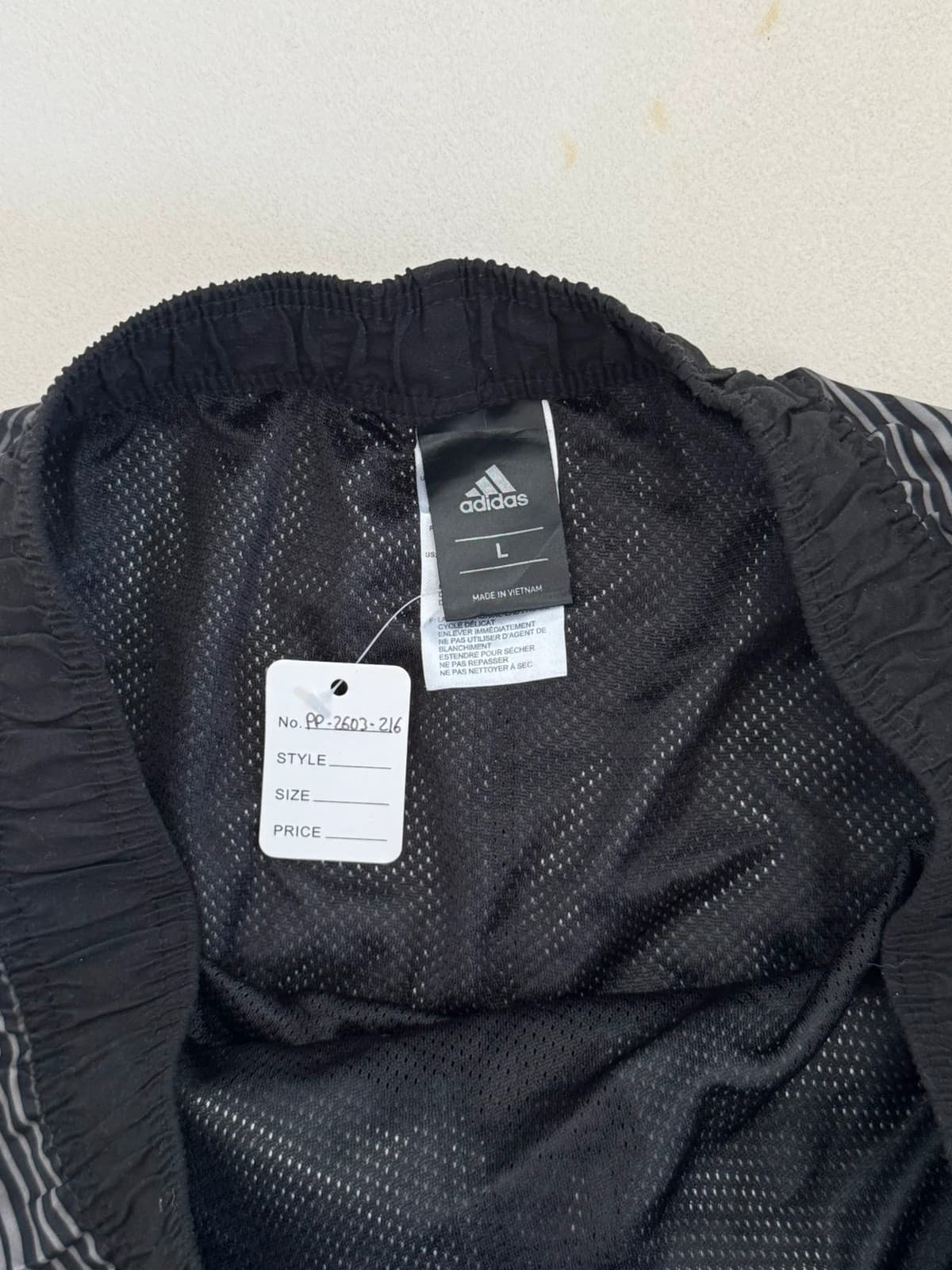 Short de bain Adidas gris noir rayé taille L - PP2603216 - Photo 5/10