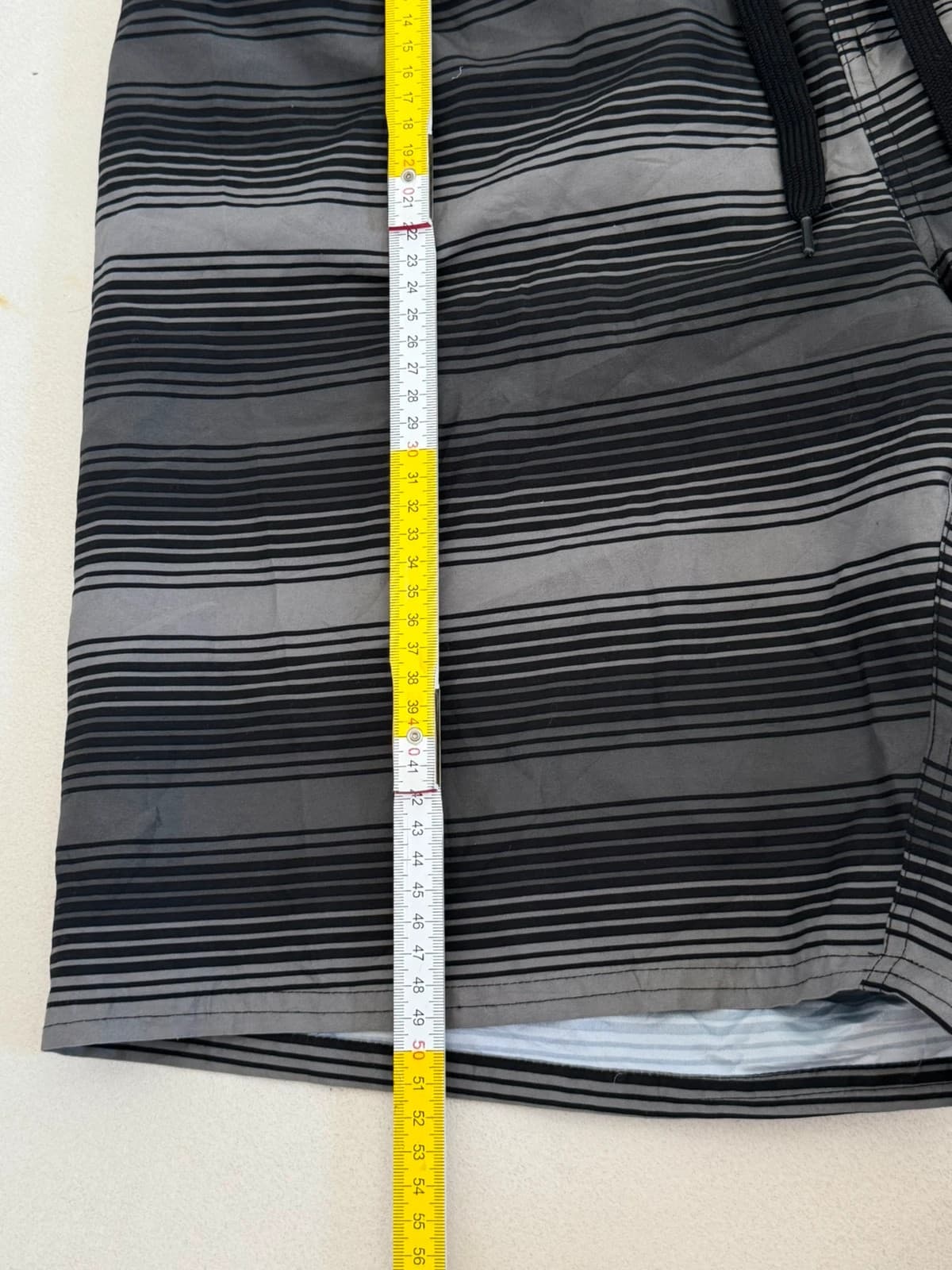 Short de bain Adidas gris noir rayé taille L - PP2603216 - Photo 10/10