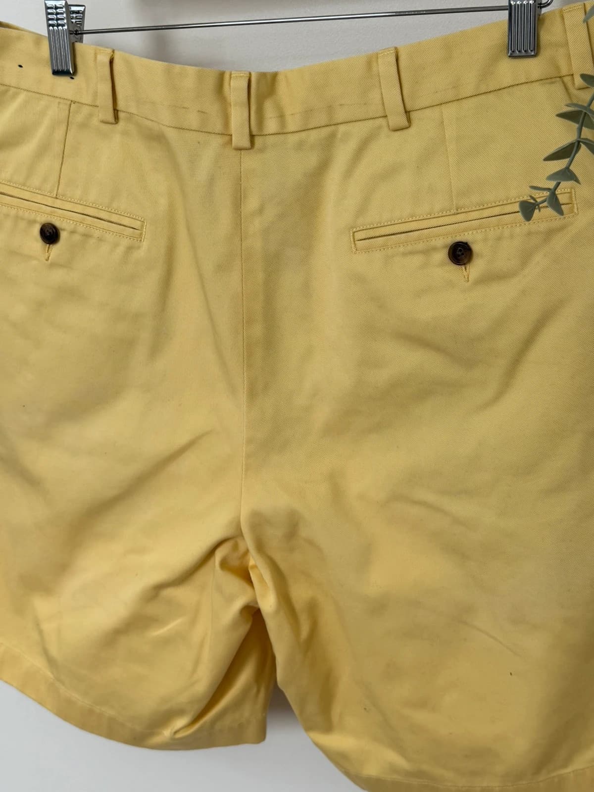 Short chino Brooks Brothers 346 jaune pâle taille W35/L - PP2603127 - Photo 4/9
