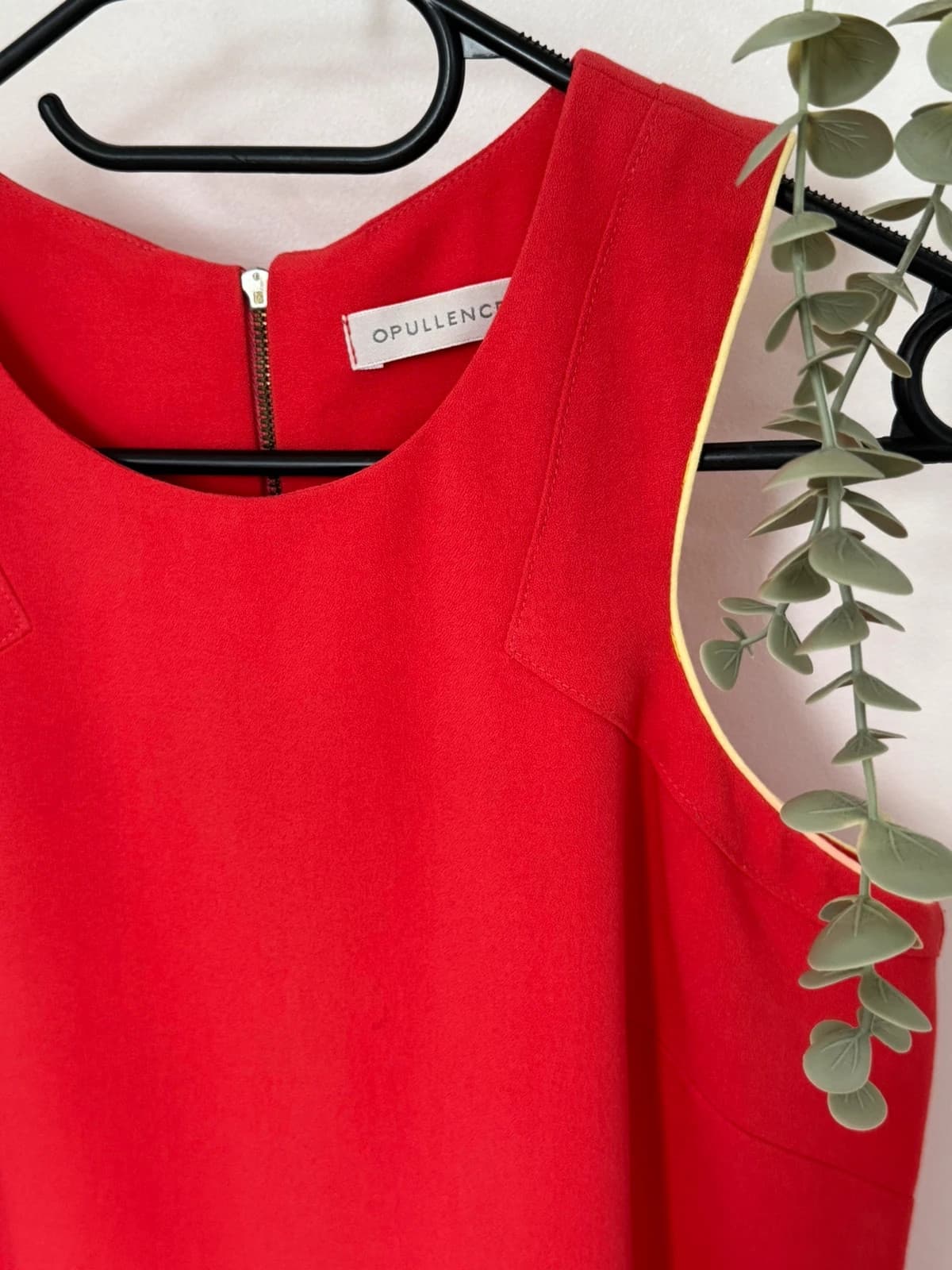 Robe droite sans manches Opullence rouge liseré jaune taille 1/S - Photo 3/8