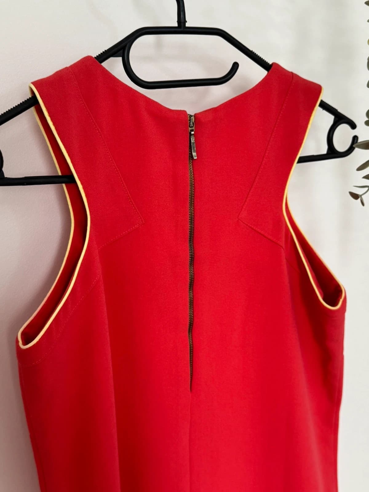Robe droite sans manches Opullence rouge liseré jaune taille 1/S - Photo 5/8