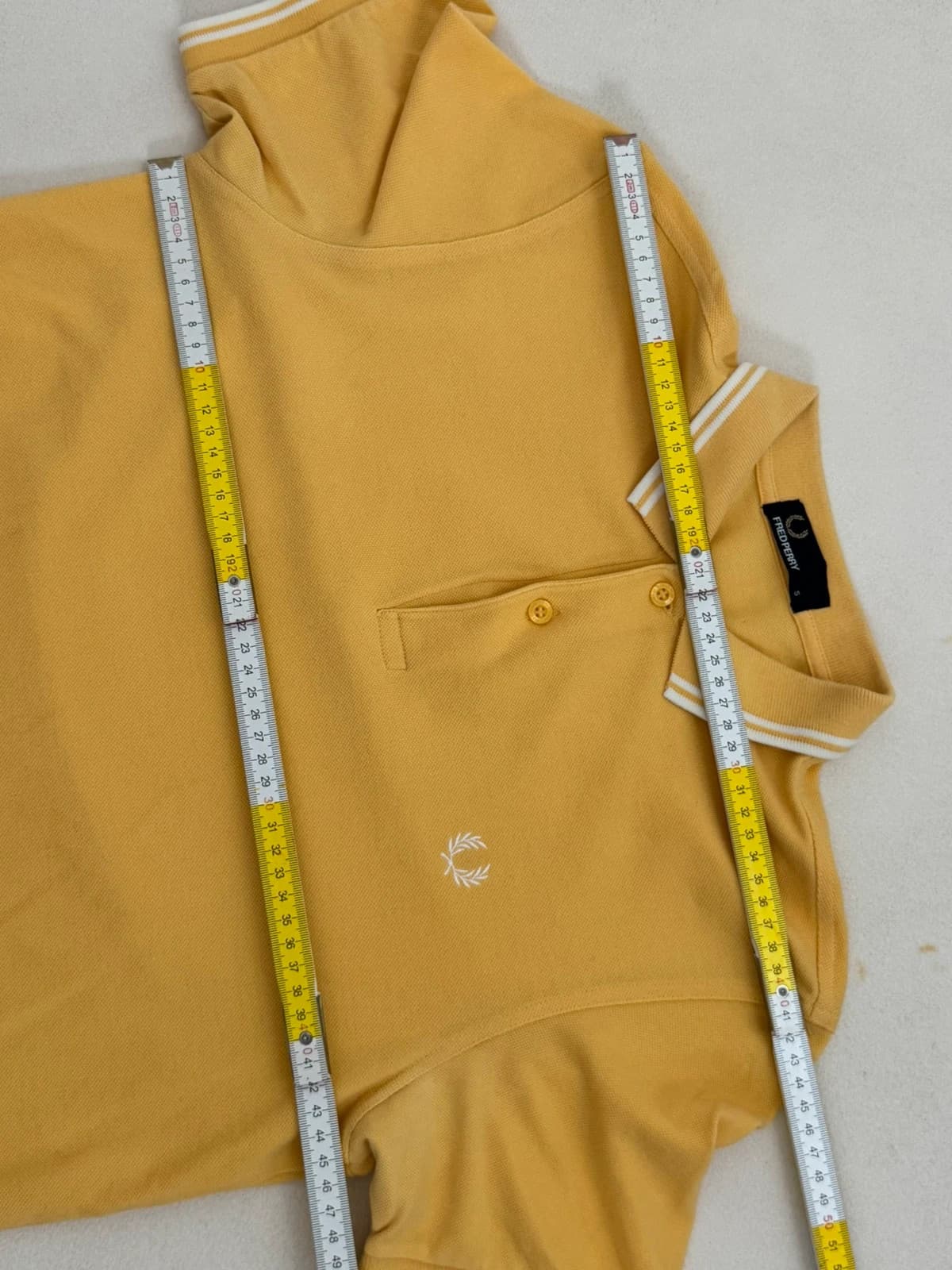 Polo piqué Fred Perry jaune liserés blancs logo brodé taille S - Photo 7/8