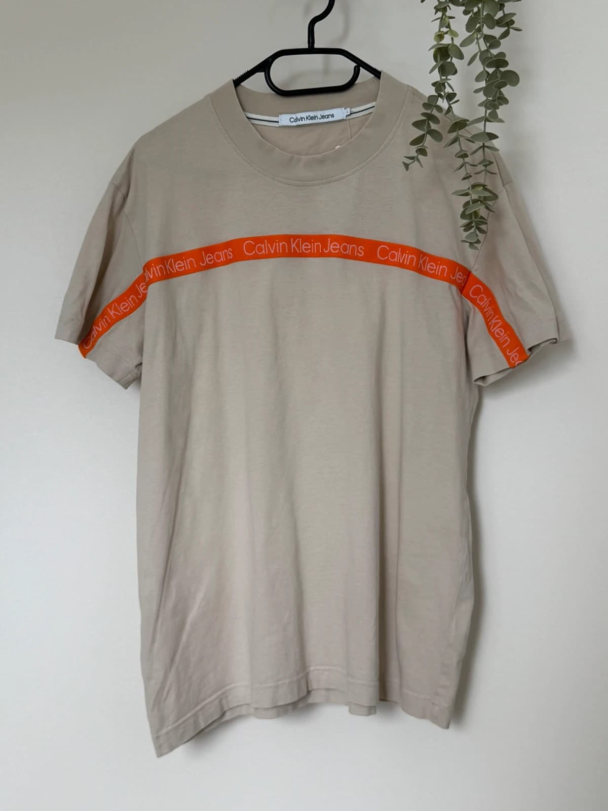 T-shirt Calvin Klein Jeans beige bande orange taille L - FP260327 - Photo 2/8