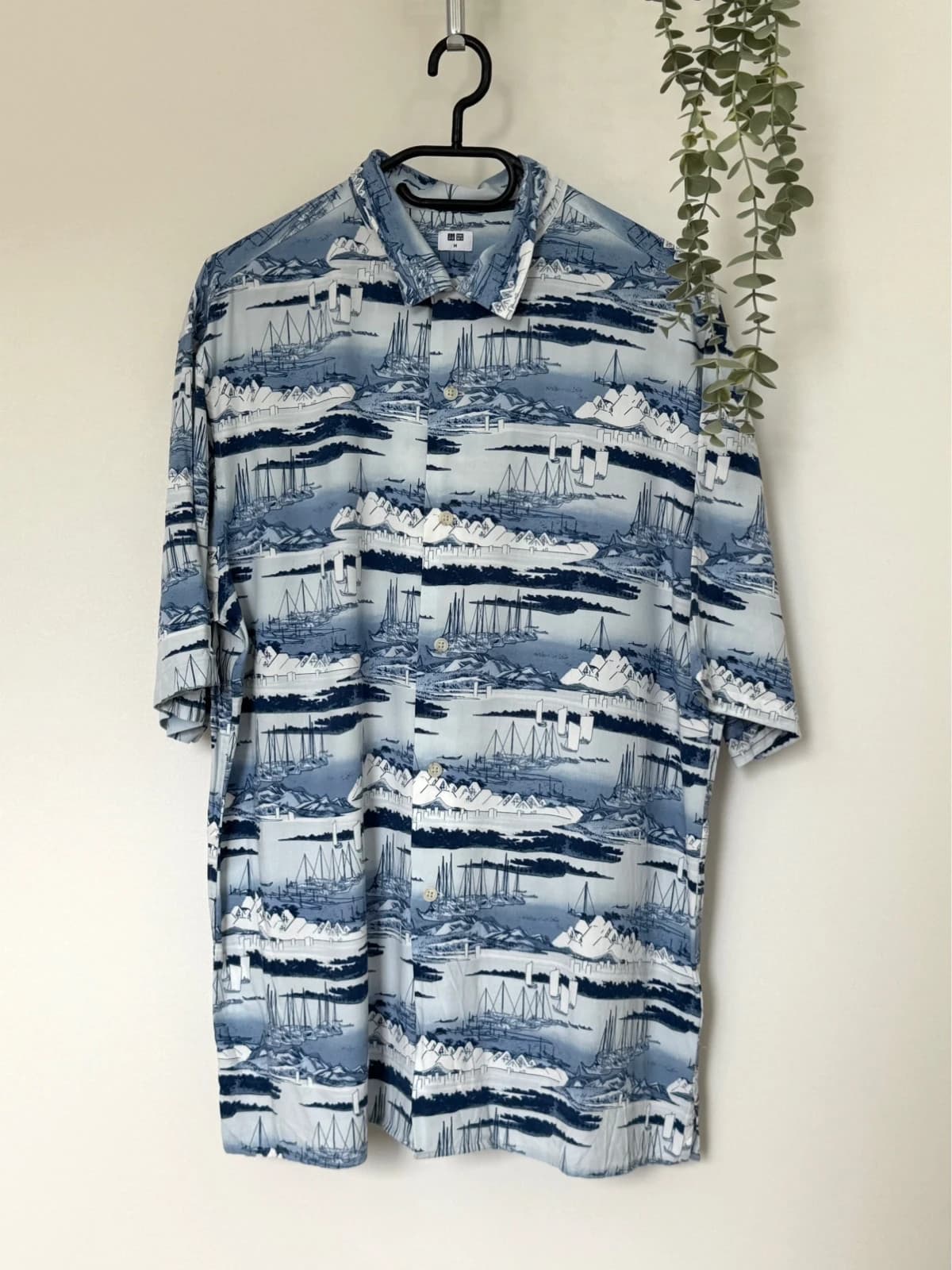 Chemise manches courtes Uniqlo motif marin voile imprimé nautique bleu taille M - Photo 2/7