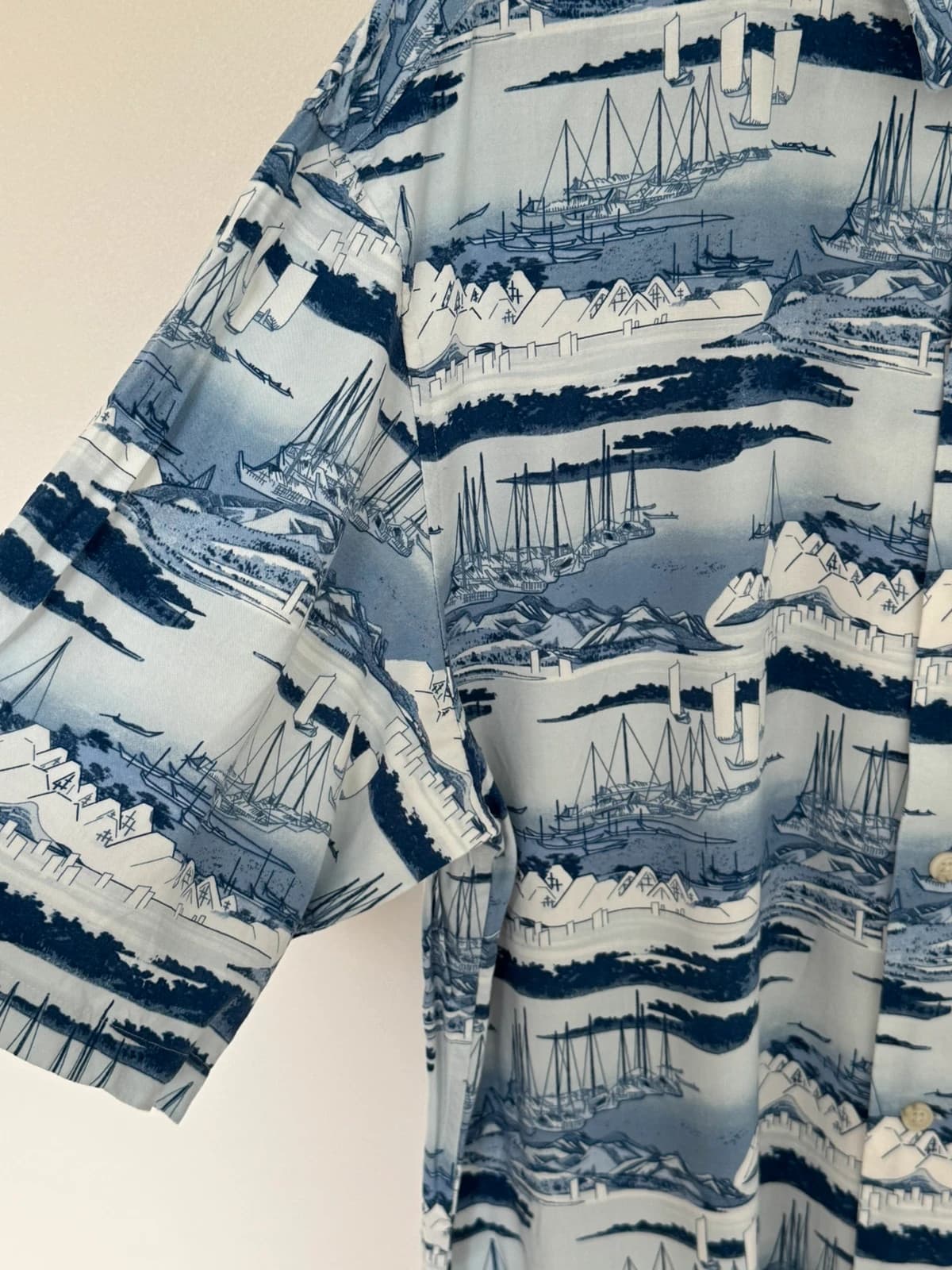 Chemise manches courtes Uniqlo motif marin voile imprimé nautique bleu taille M - Photo 4/7