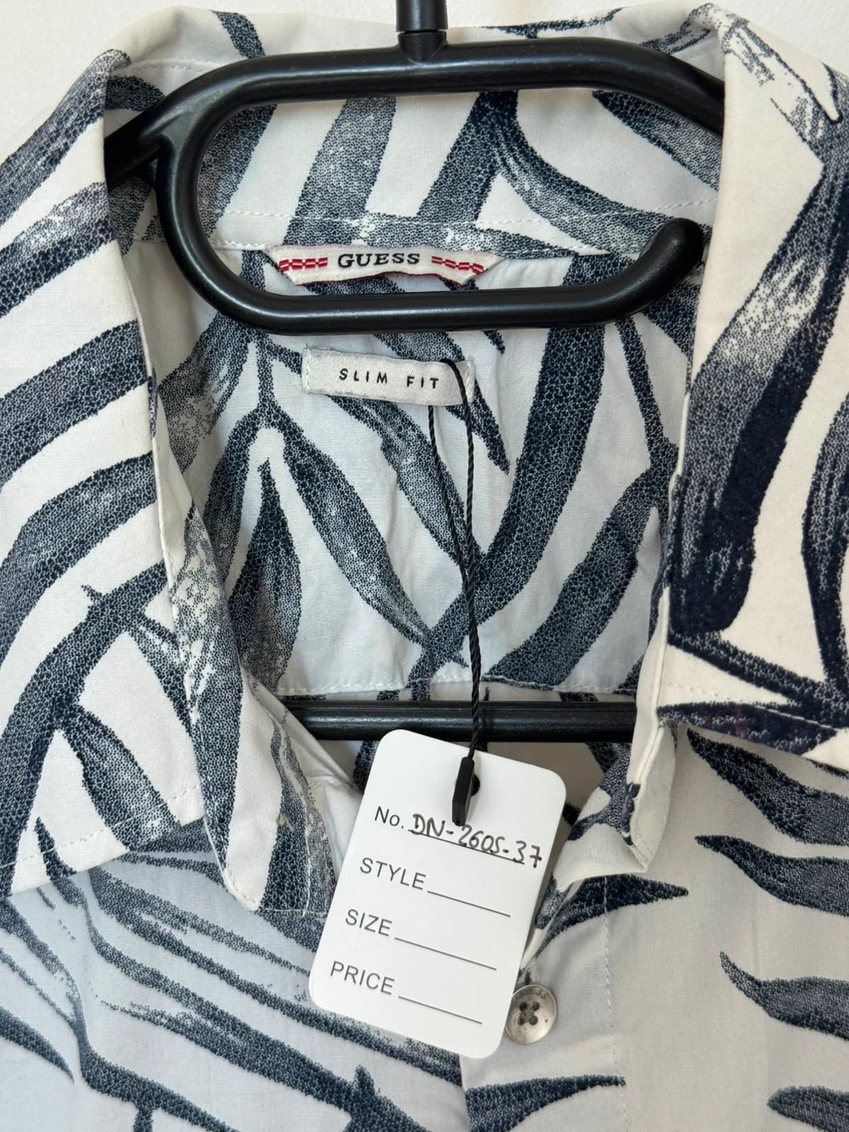 Chemise manches courtes slim fit Guess feuilles blanc gris taille S - DN260537 - Photo 5/11