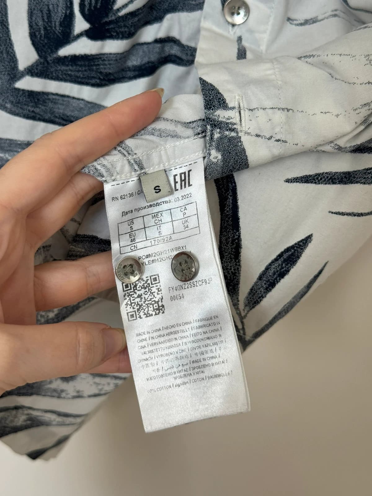 Chemise manches courtes slim fit Guess feuilles blanc gris taille S - DN260537 - Photo 7/11