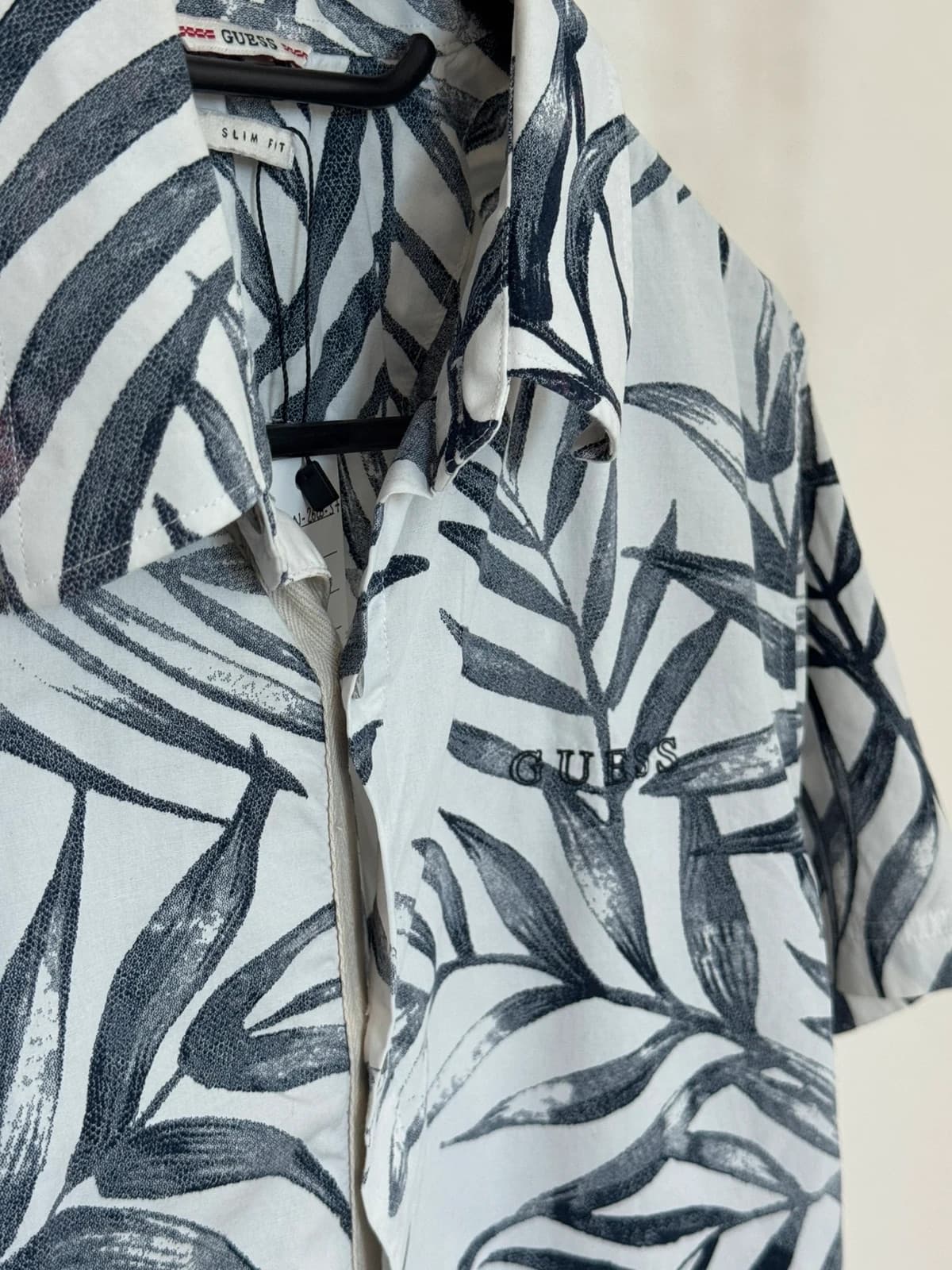Chemise manches courtes slim fit Guess feuilles blanc gris taille S - DN260537 - Photo 9/11