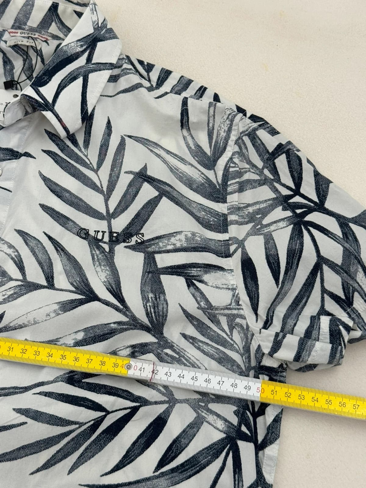 Chemise manches courtes slim fit Guess feuilles blanc gris taille S - DN260537 - Photo 10/11