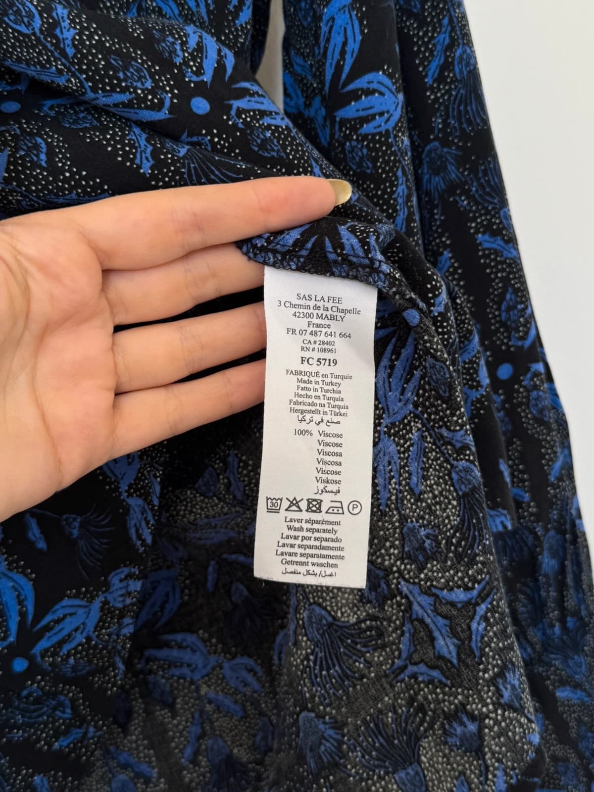 Blouse fluide La Fée Maraboutée imprimé floral noir bleu taille 38/M - SC260598 - Photo 4/7